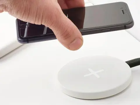 手機無線充電，從Qi標準到更快充電體驗